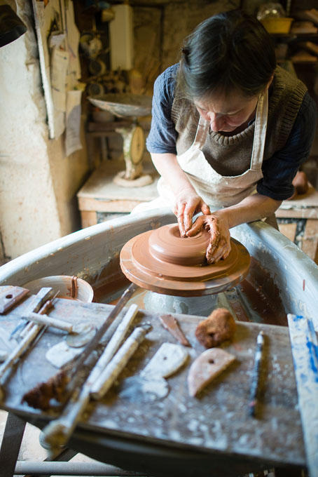 Patia Davis making a screw-top jar at Wobage Farm 2016